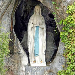 Nossa Senhora de Lourdes, intercessora pelos doentes